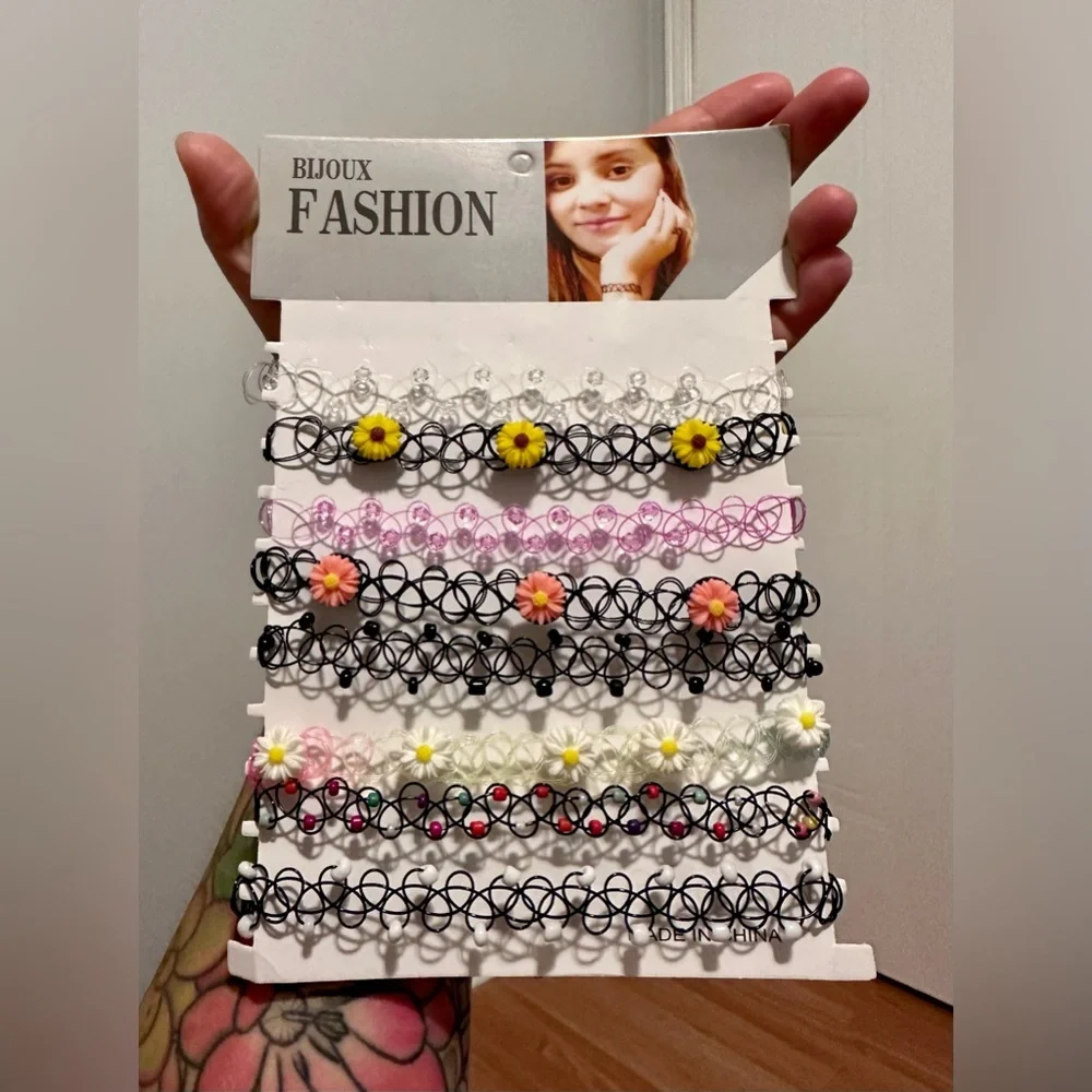 ✨🌼Chokers🌼✨ - Picture 2 of 2